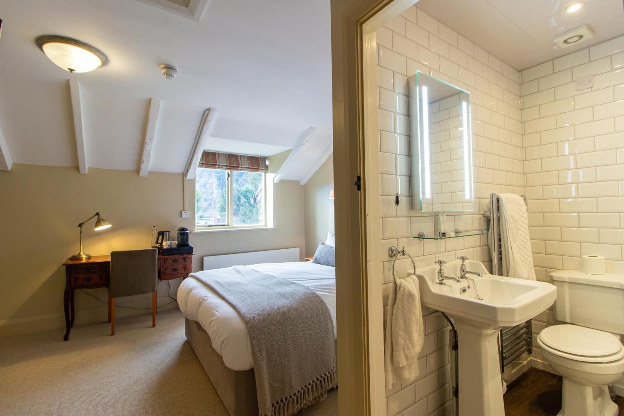 Parva Farmhouse Riverside Guesthouse Tintern Room photo