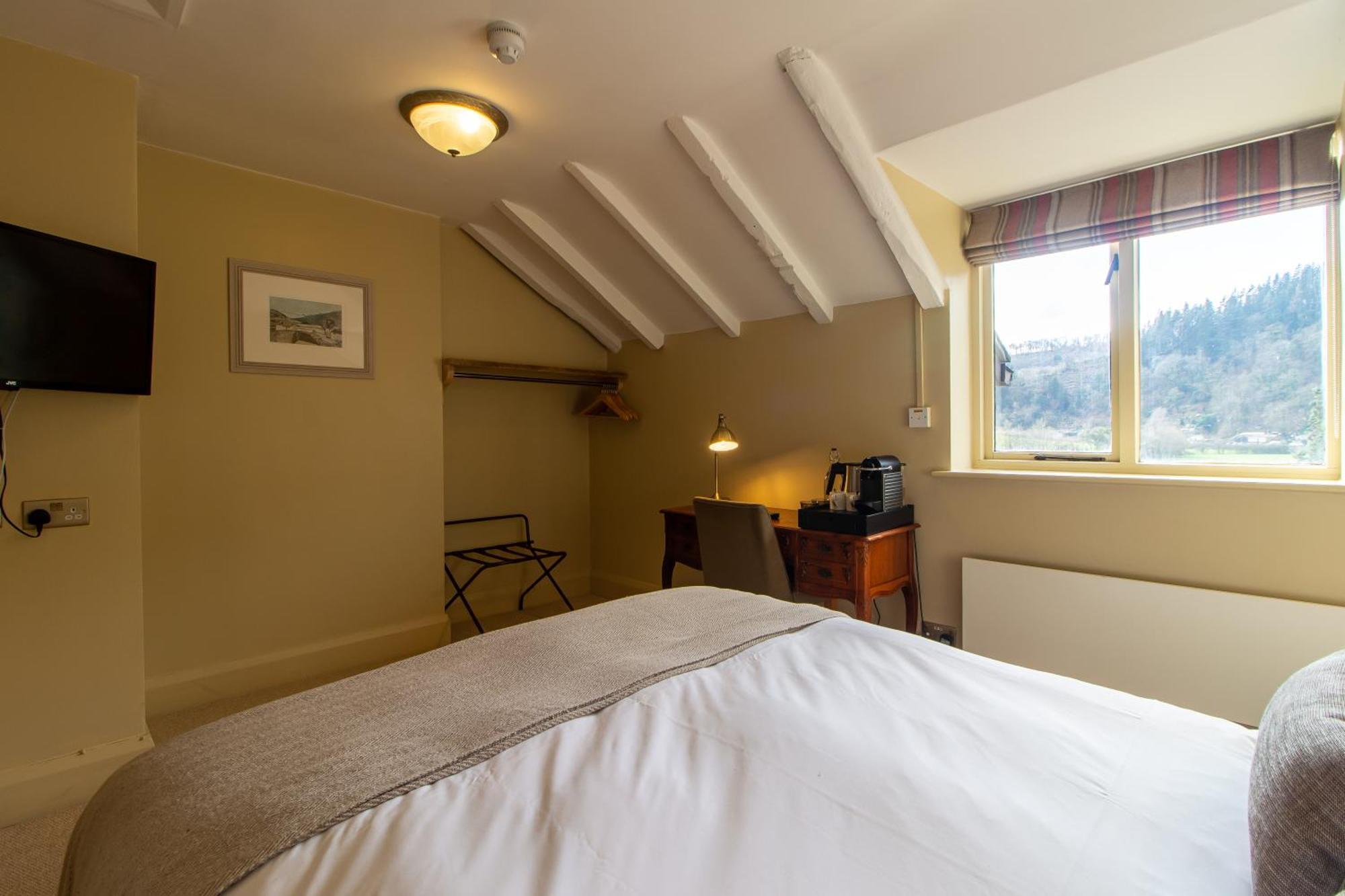 Parva Farmhouse Riverside Guesthouse Tintern Room photo