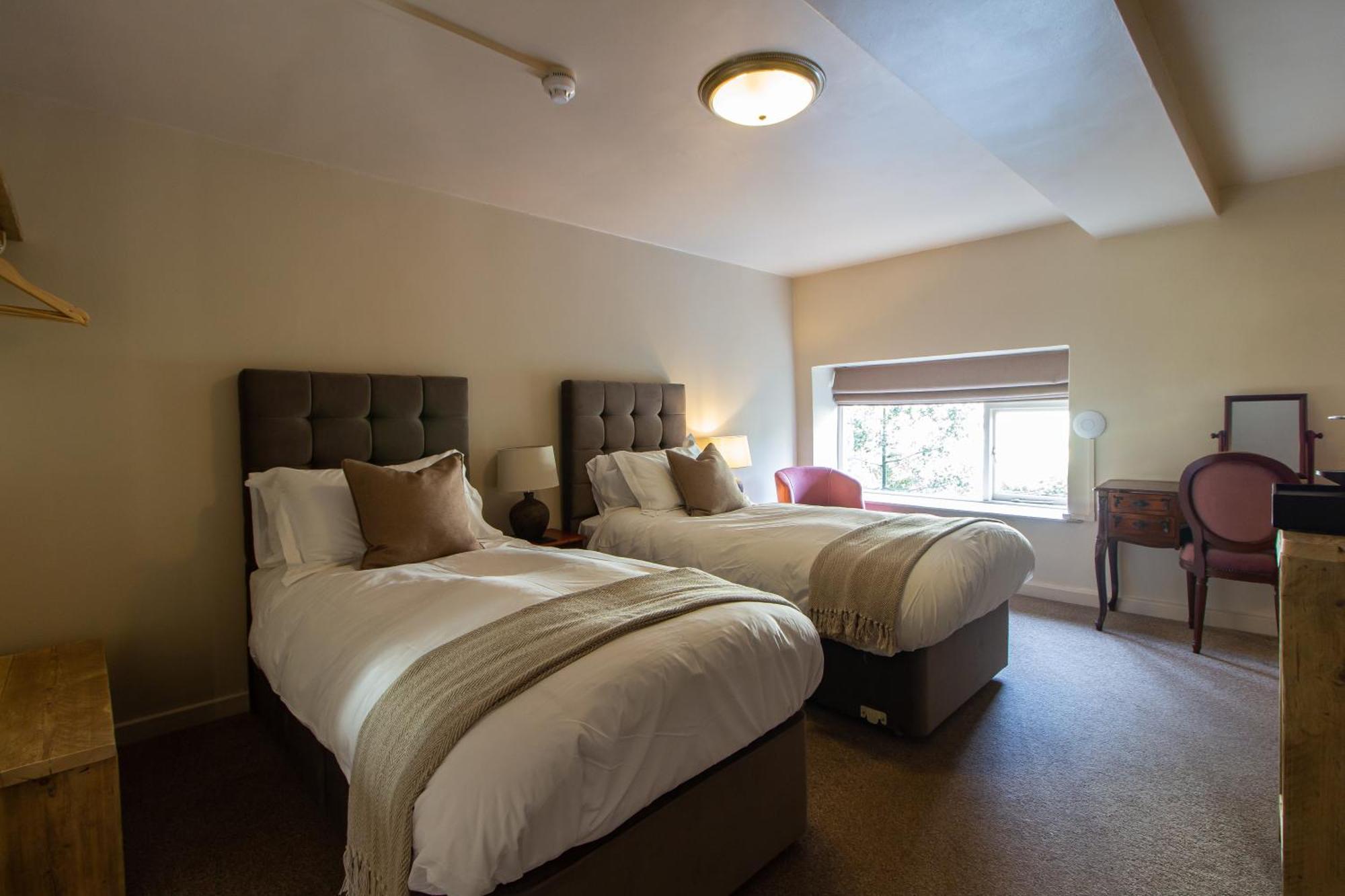 Parva Farmhouse Riverside Guesthouse Tintern Room photo