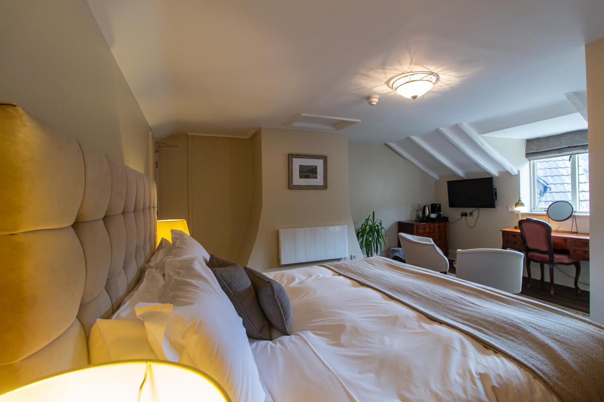 Parva Farmhouse Riverside Guesthouse Tintern Room photo